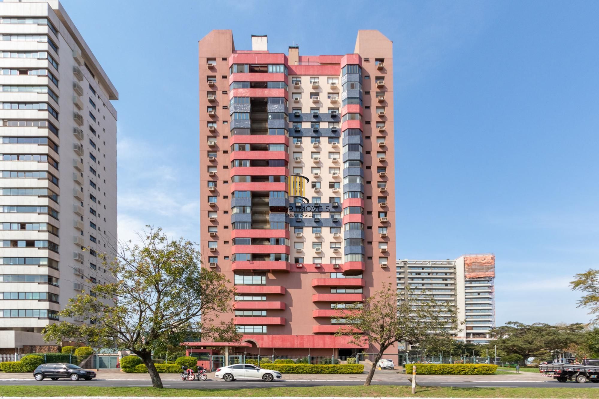 Luagge vende Ap 3 Dorm. de frente para o Marinha.