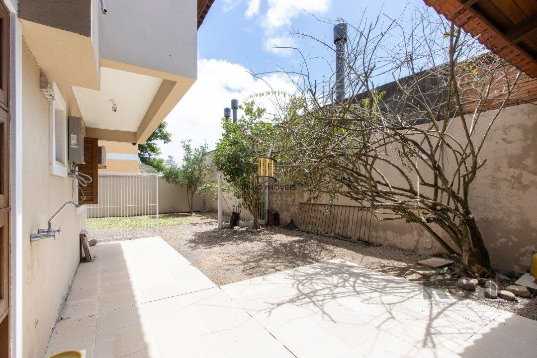 Casa 4 dormitórios no bairro Hípica