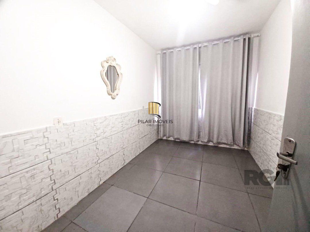 Casa 4 dormitórios no bairro Navegantes