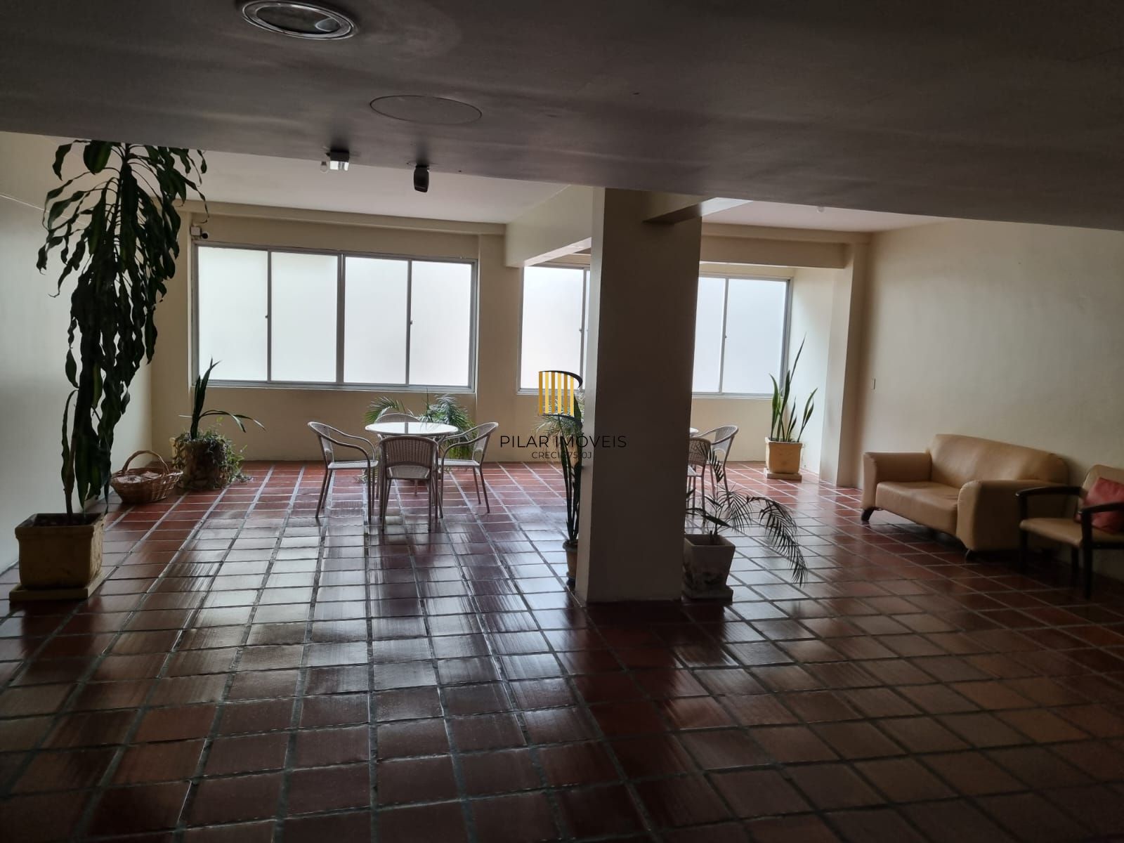 Apartamento de 1 dormitório com sacada no Centro Histórico.