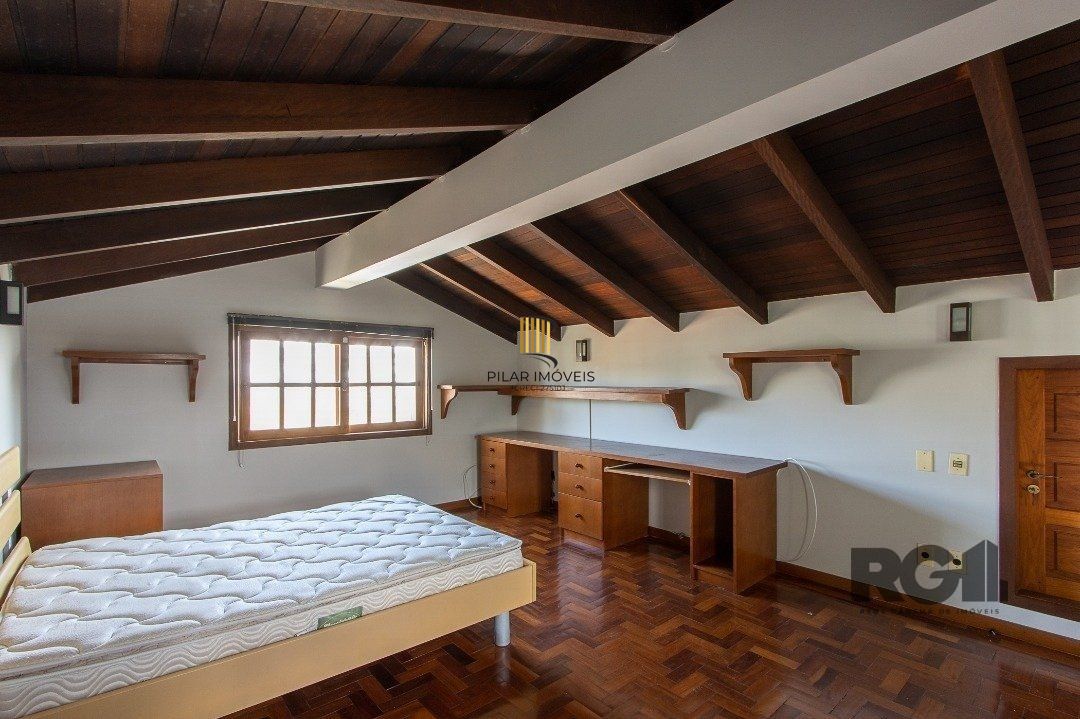 BELO SOBRADO, 3 QUARTOS, 1 SUITE, PISCINA, 320m² PRIVATIVOS - TRISTEZA