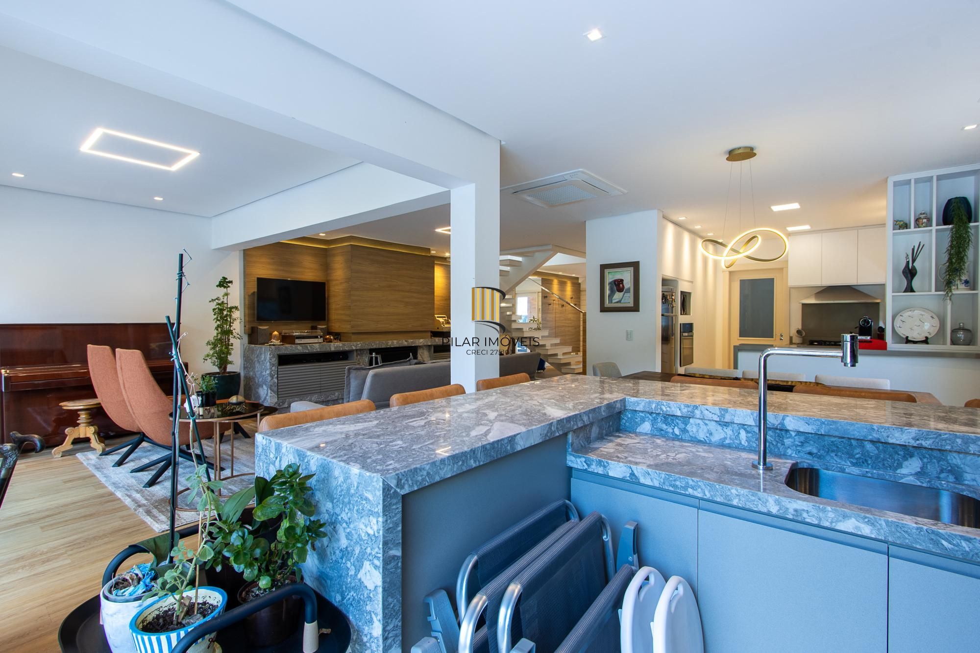 Casa no Condominio Terra Ville, com 3 quartos, piscina aquecida, espera elevador