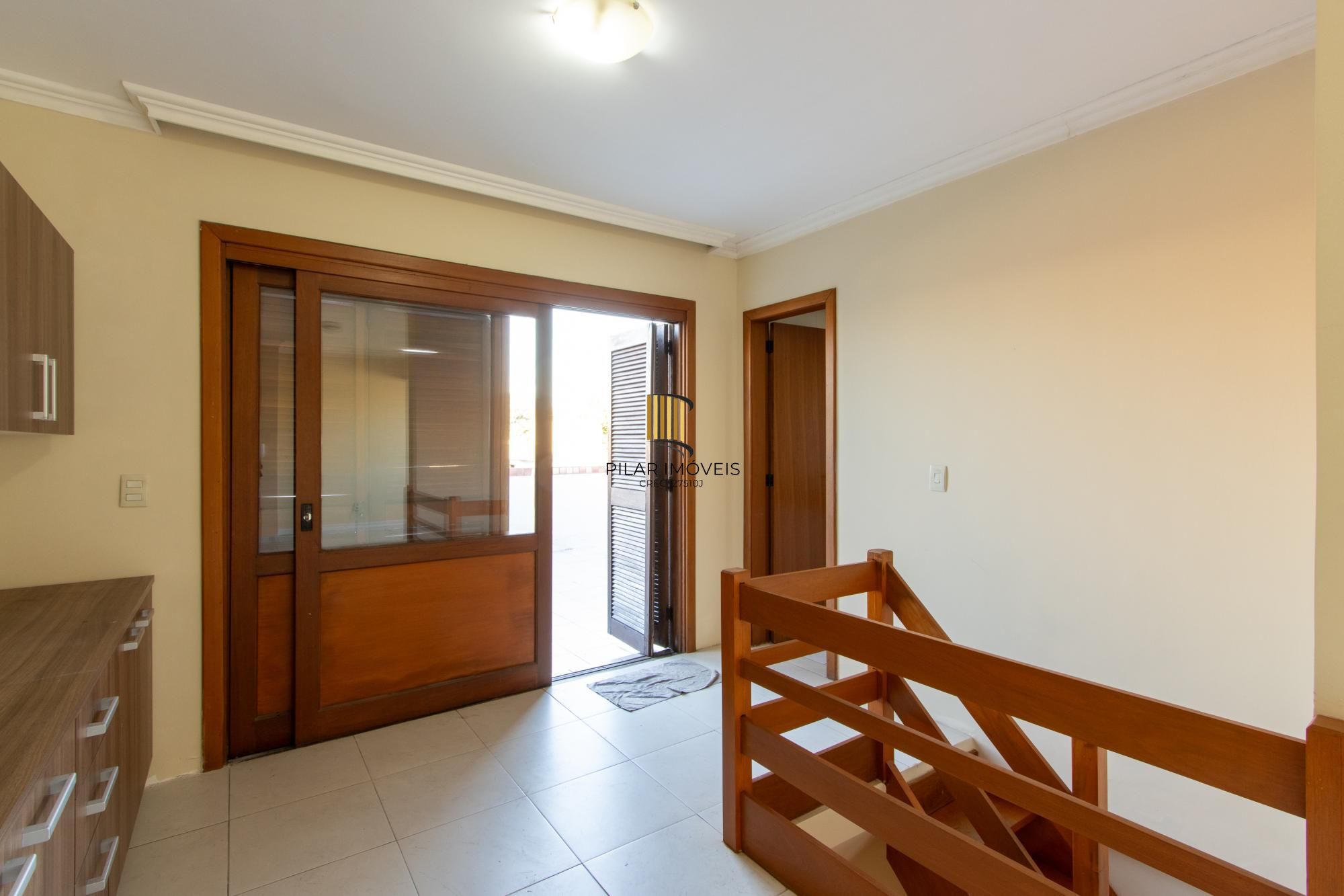 COBERTURA 2 QUARTOS, 2 VAGAS INDIVIDUAIS ESCRITURADAS, ELEVADOR - BAIRRO SANTO ANTONIO