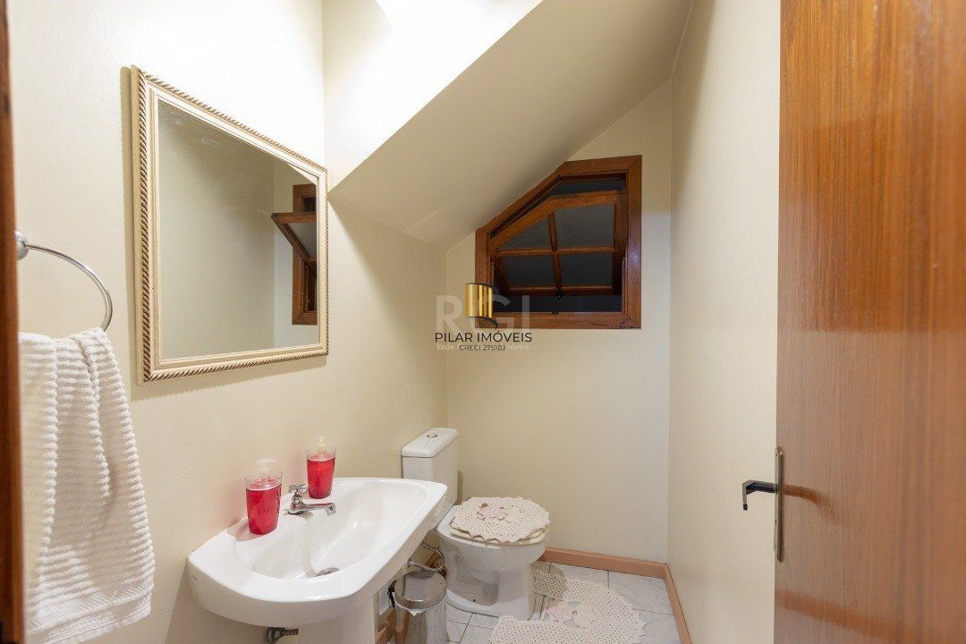 Casa para Venda - 192.18m², 3 dormitórios, sendo 1 suites, 2 vagas - Cristal