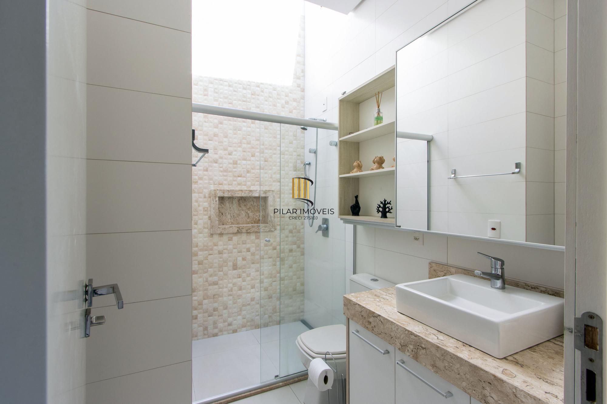 Luxuosa Casa em Condomínio de Alto Padrão com vista para Guaiba