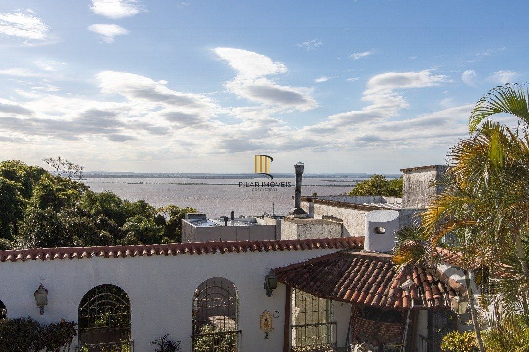 Casa para Venda - 580m², 3 dormitórios, sendo 1 suites, 3 vagas - Santa Tereza