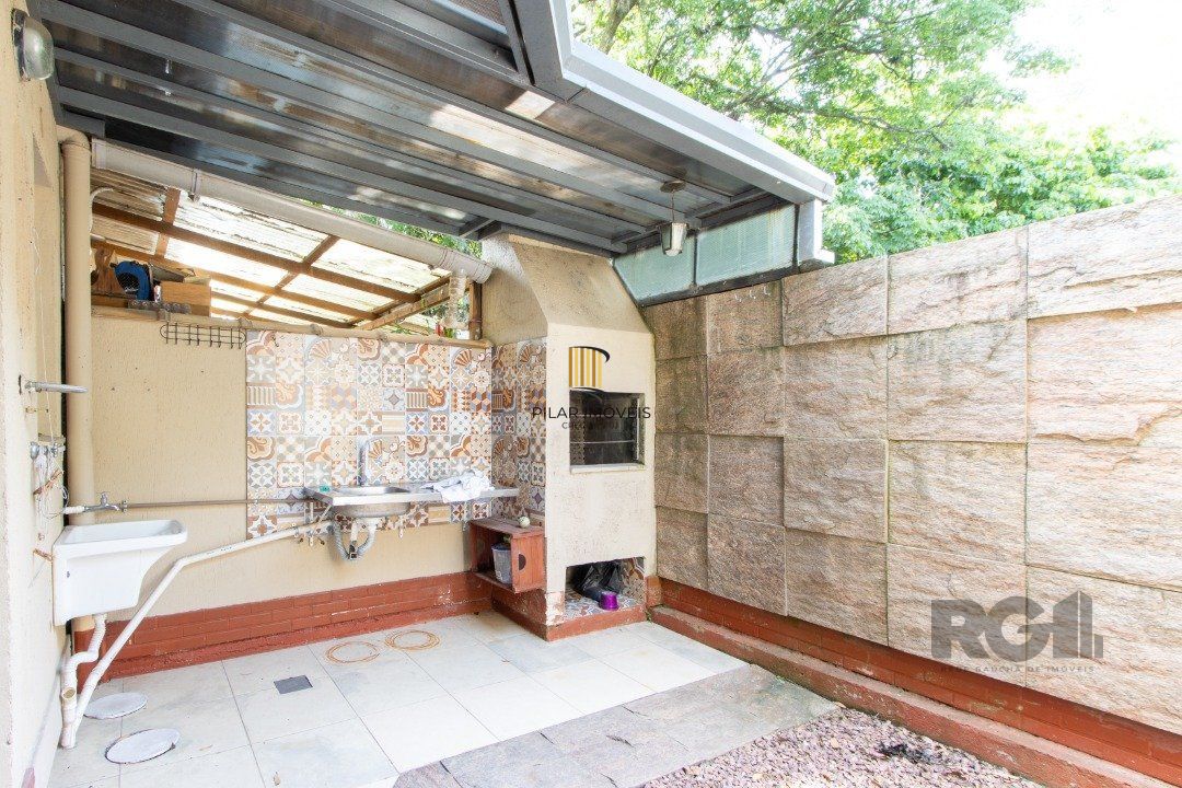 Casa de Condomínio 2 dormitórios no bairro Aberta dos Morros