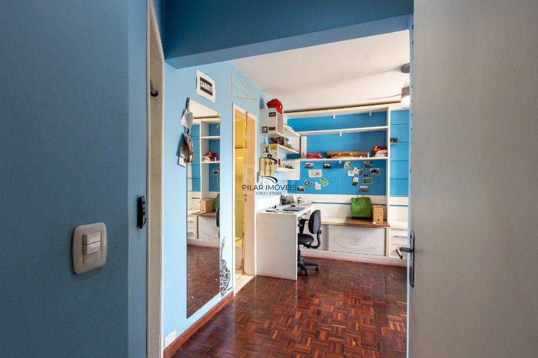 Casa para Venda - 435m², 4 dormitórios, sendo 4 suites, 4 vagas - Cristal