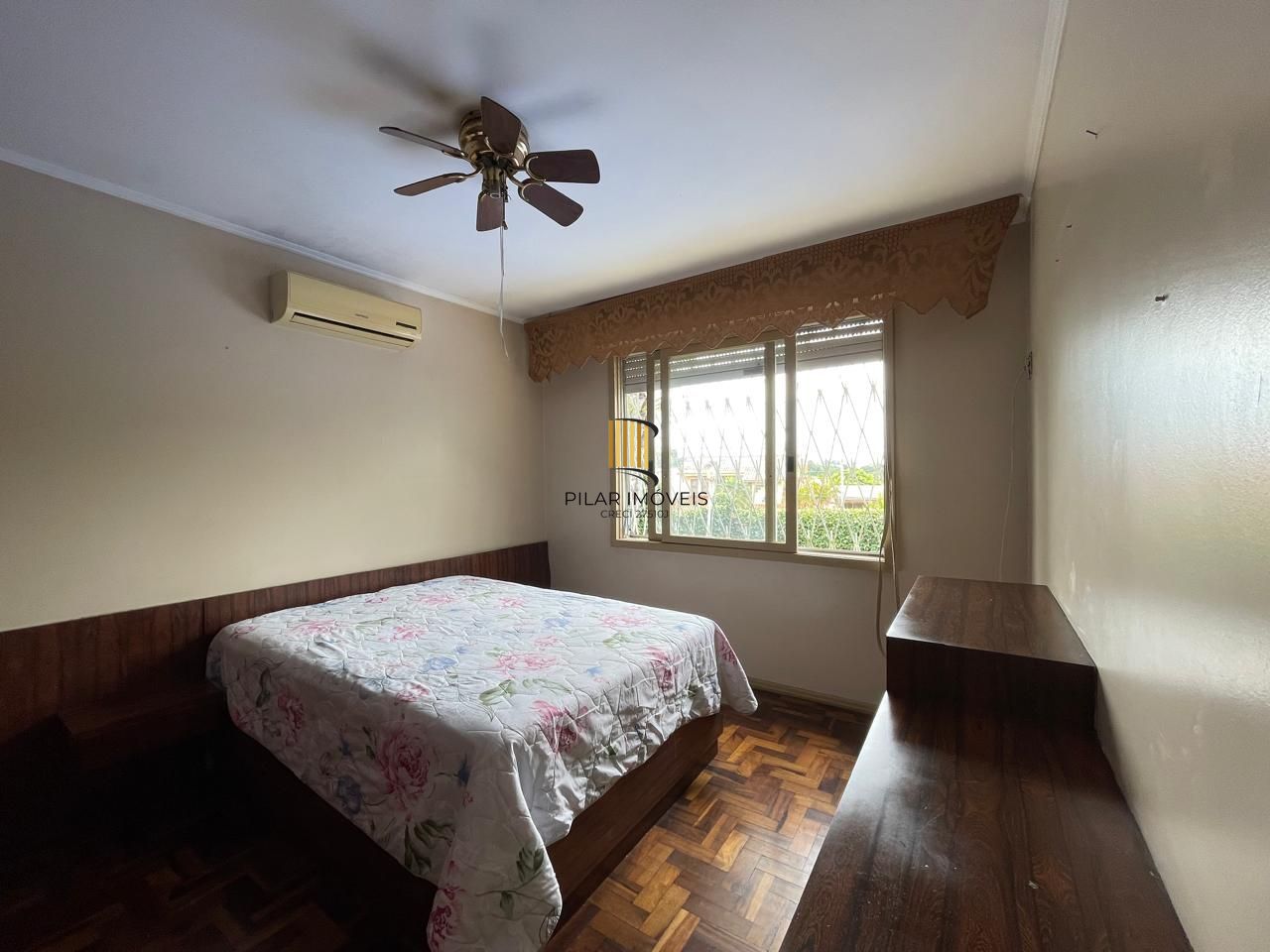 Casa 03 dormitórios,  287m² privativos Bairro Santa Tereza!