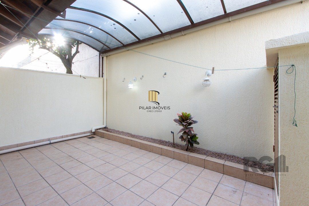 Casa de Condomínio 3 dormitórios no bairro Cavalhada