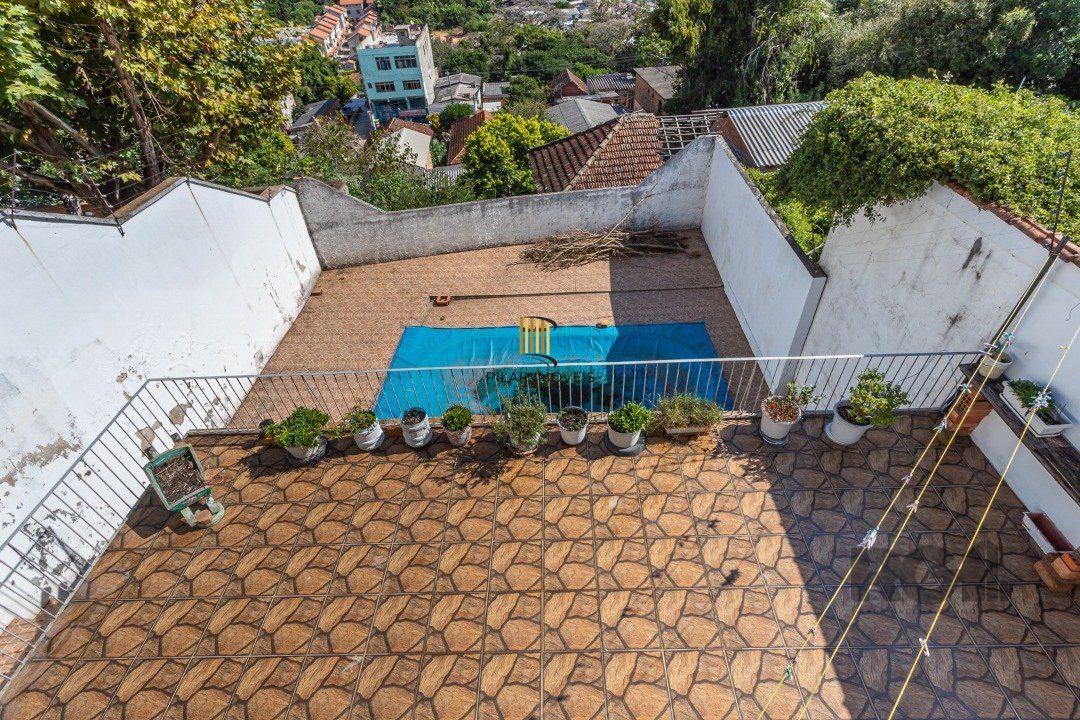 Casa com 3 Quartos à Venda, 293 m² por R$ 650.000