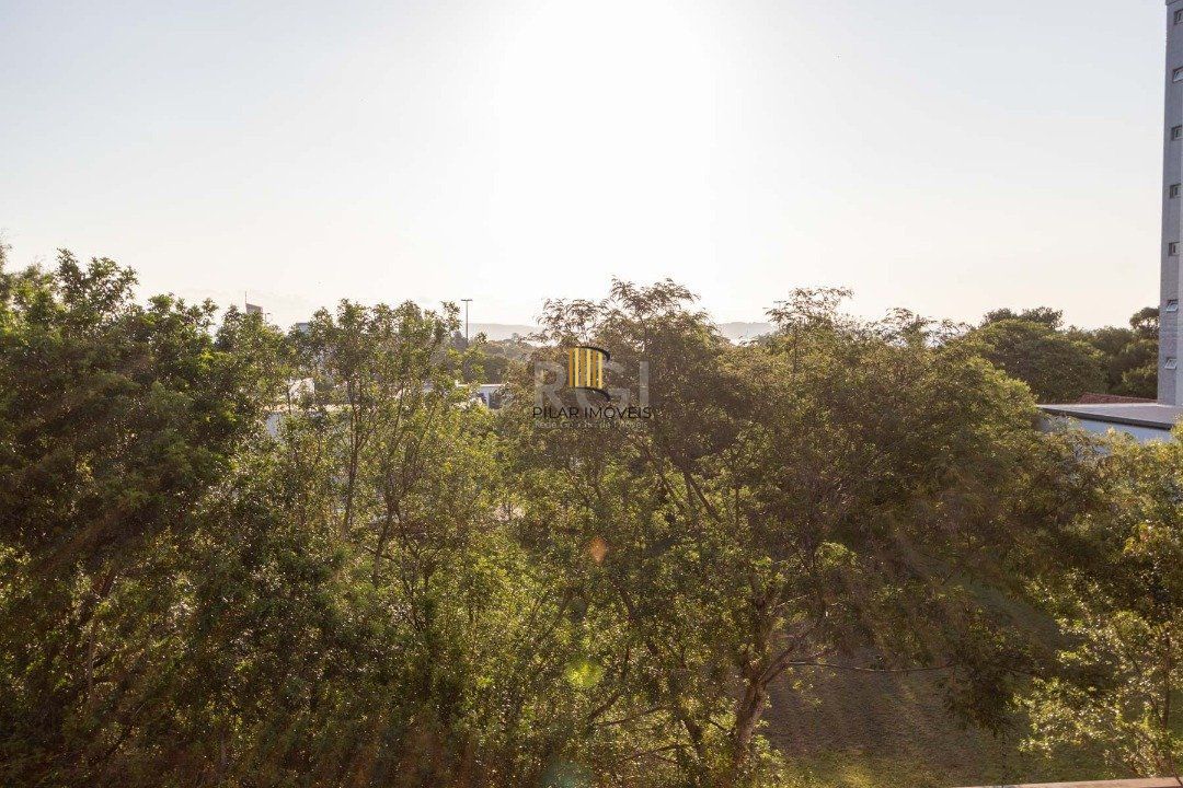 Casa para Venda - 233.34m², 3 dormitórios, sendo 1 suites, 4 vagas - Tristeza