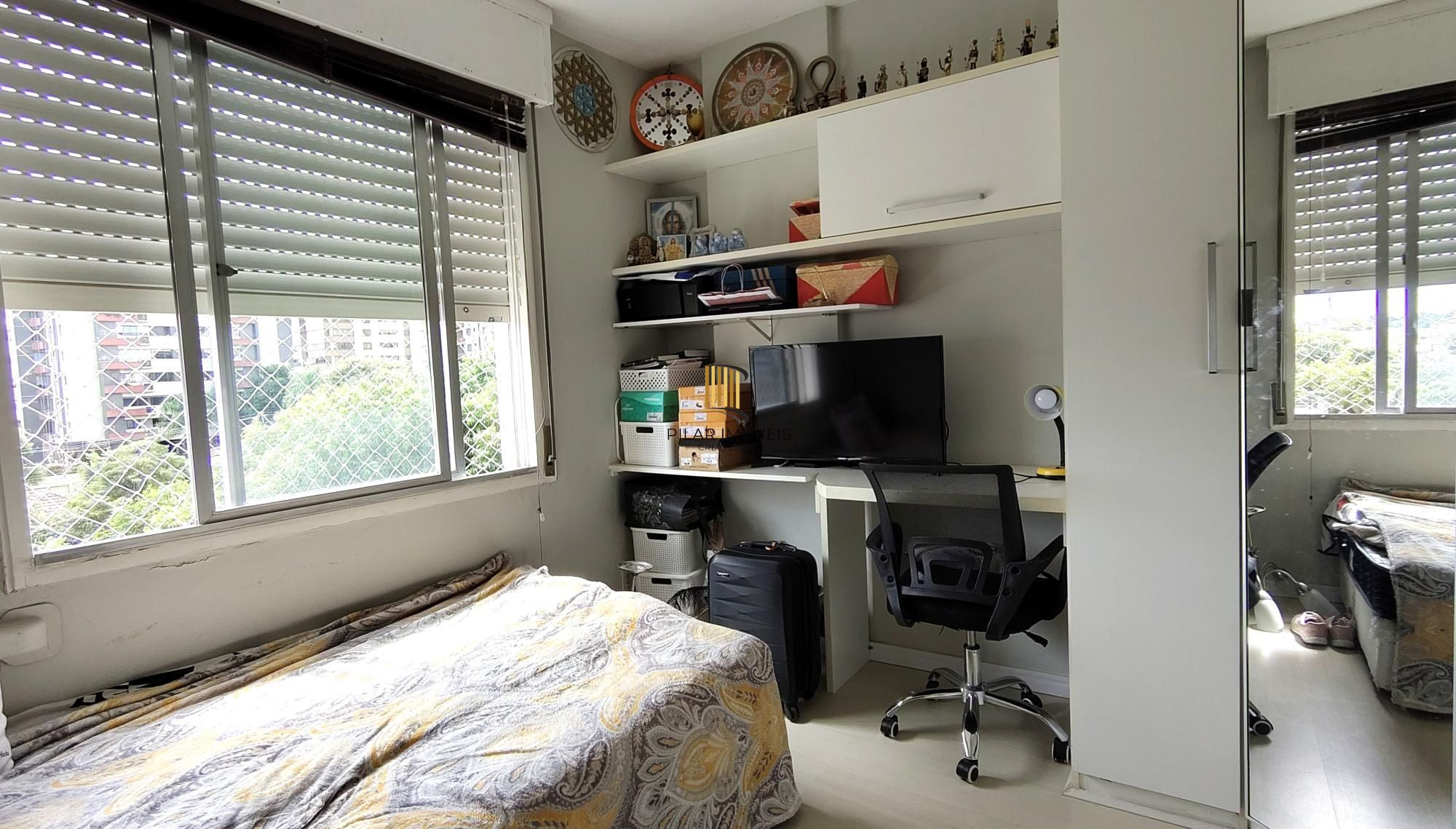 Apartamento de 2 dormitórios, 1 banheiro no bairro Trsiteza.