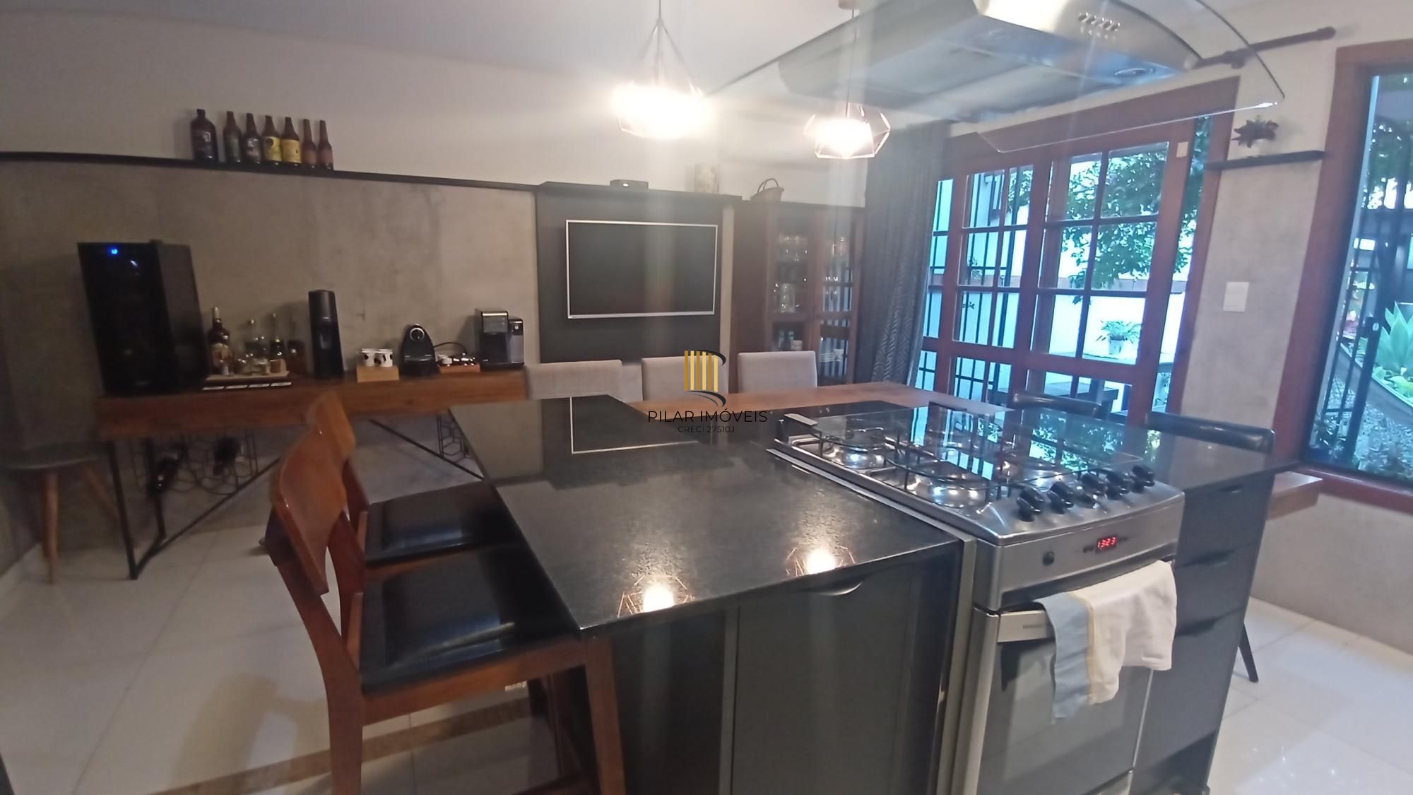 Casa de Condomínio com 3 Suítes, no bairro Tristeza