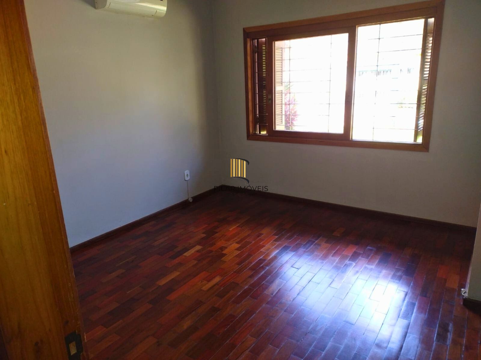 Viva em Ipanema, casa com lareira, churrasqueira e 3 dormitórios