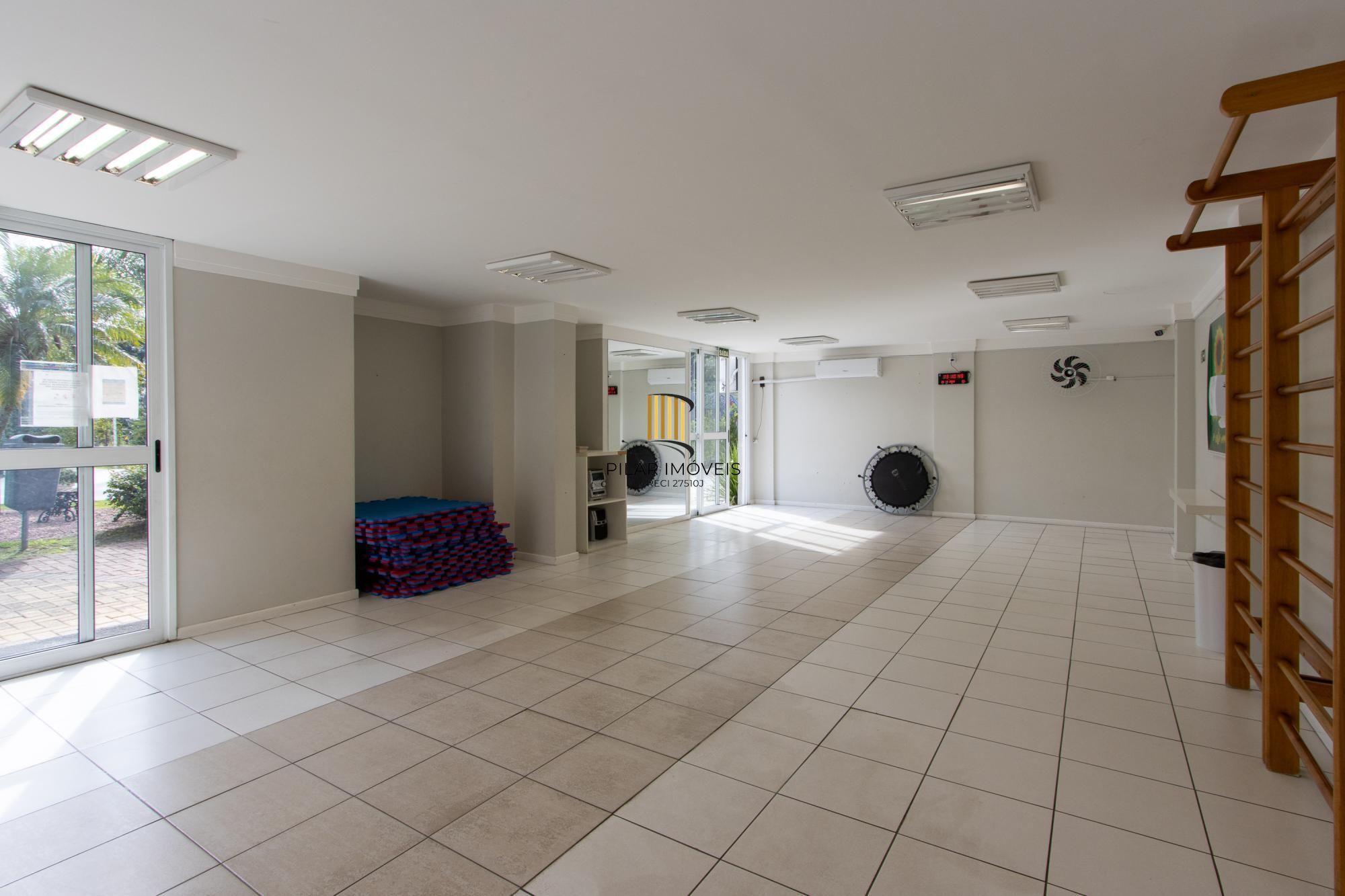 Apartamento no Bairro Cristal de 3 dormitórios,1 Suíte, Semi mobiliado com 1 vaga escriturada
