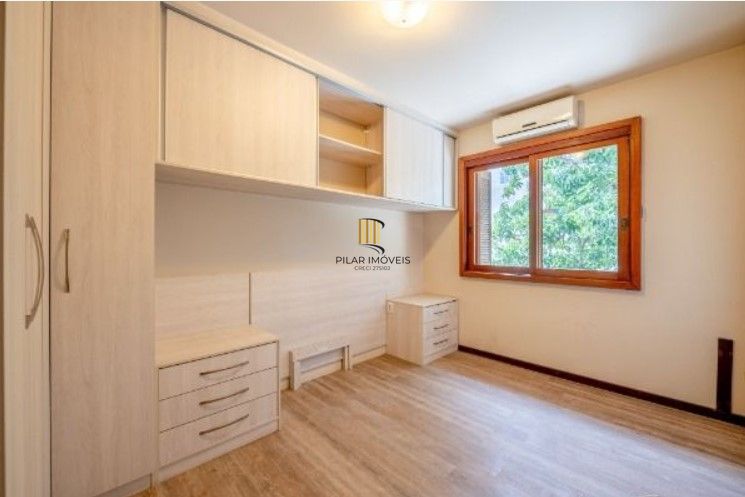 Casa 3 dormitórios, 1 suíte, 2 vagas - Bairro Camaquã