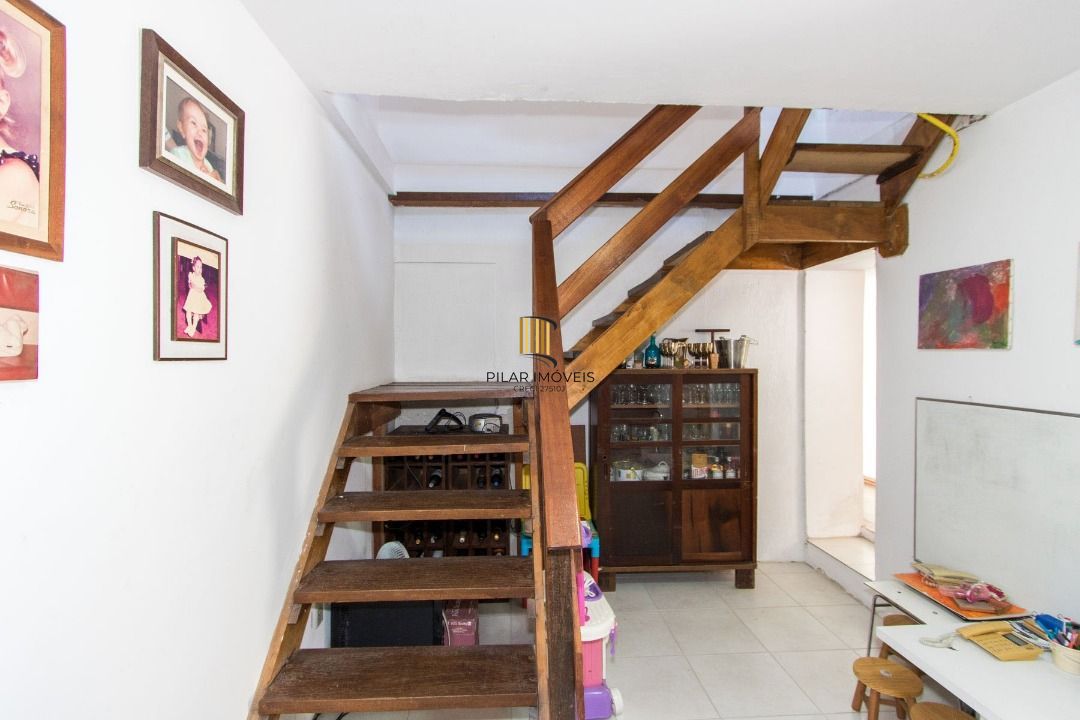Casa para Venda - 281m², 3 dormitórios, sendo 1 suites, 3 vagas - Jardim Isabel