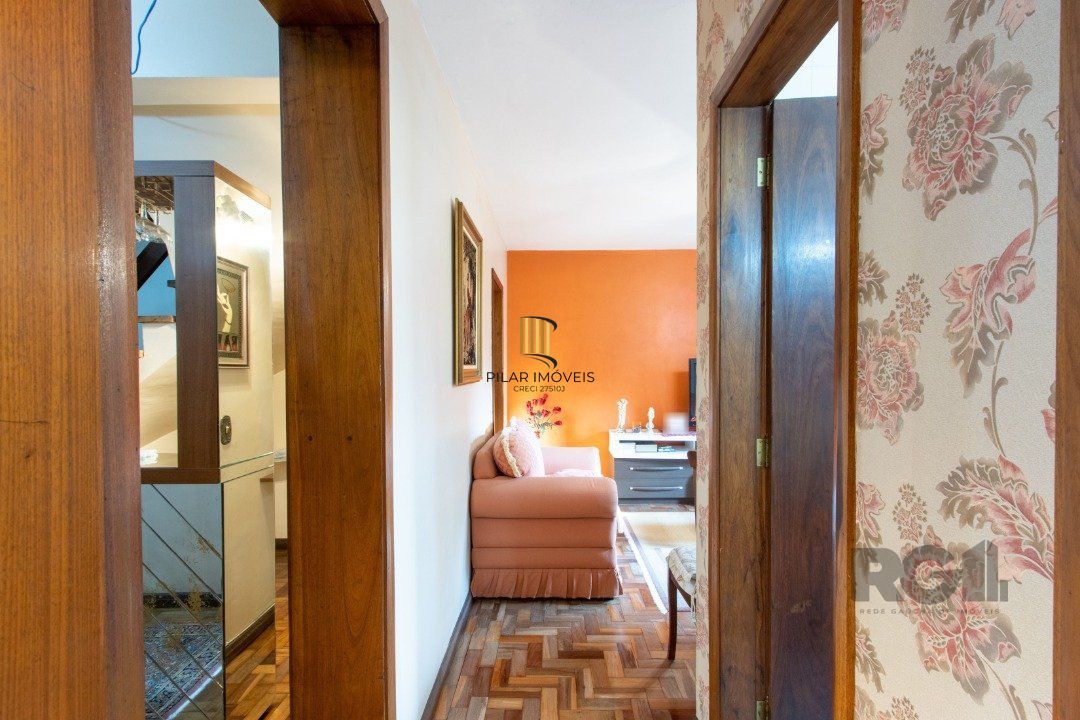 Casa 4 dormitórios no bairro Cristal