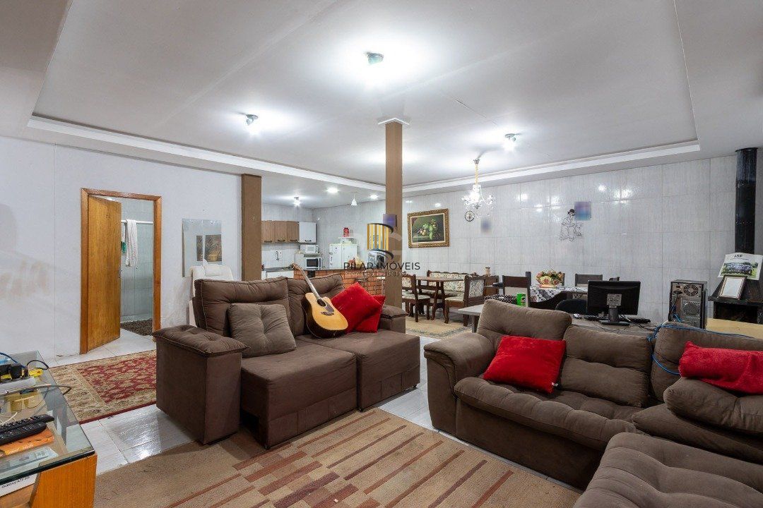 Sobrado para Venda - 300m², 3 dormitórios, sendo 1 suites, 3 vagas - Cavalhada