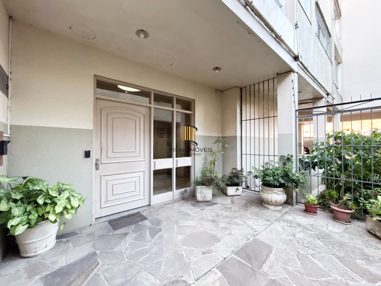 Apartamento 1 dormitório com vaga de garagem no Cristal