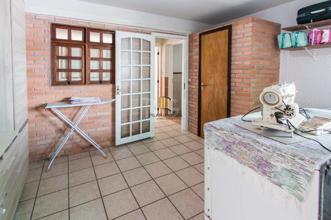 Casa para Venda - 211m², 3 dormitórios, 3 vagas - Vila Nova