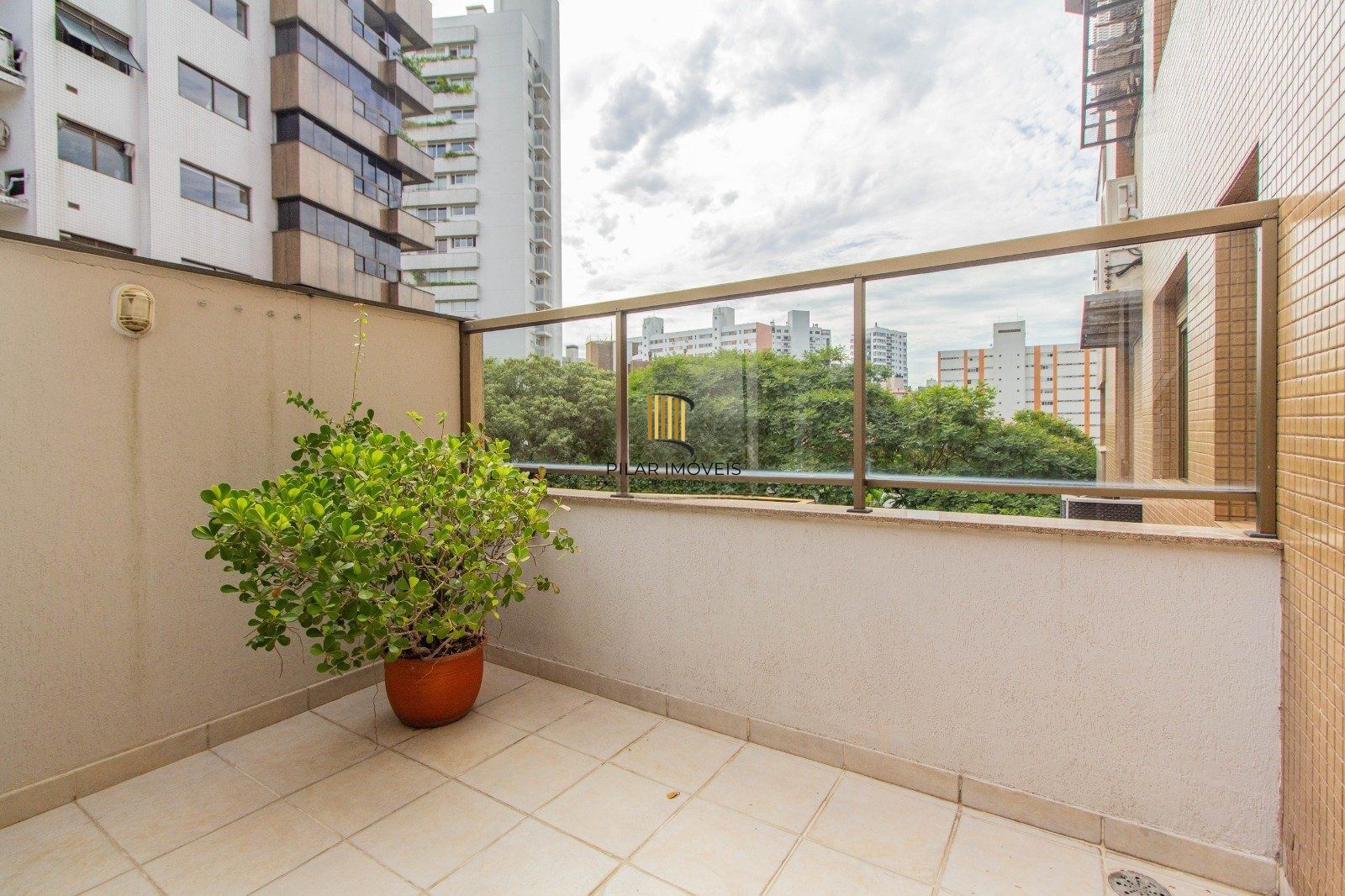 Apartamento Garden com 202m² e 3 dormitórios, 3 suítes, 3 vagas