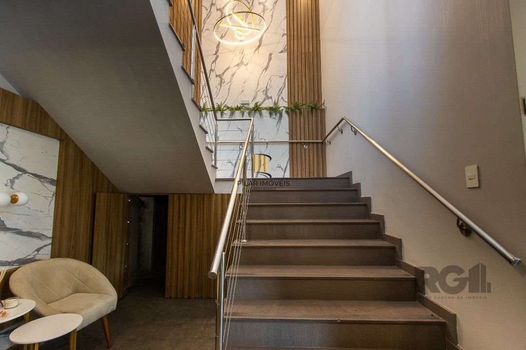 Casa em Condomínio, 197m², 3dormitórios, bairro Glória
