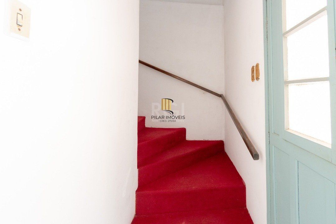 Casa para Venda - 220m², 3 dormitórios, sendo 2 suites, 2 vagas - Coronel Aparício Borges