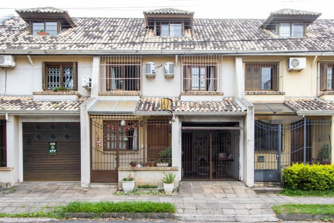 Casa de 3 dormitórios à venda na Tristeza - Zona sul de Poa.