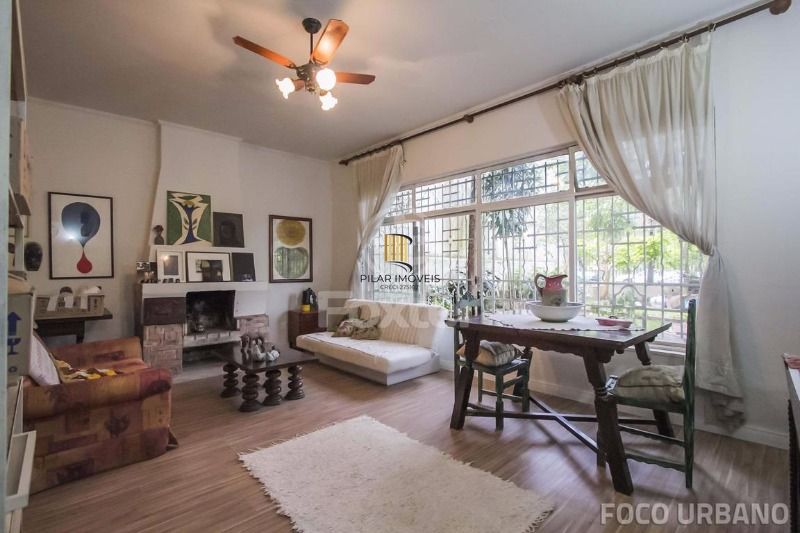 Casa para Venda - 330m², 4 dormitórios, Menino Deus