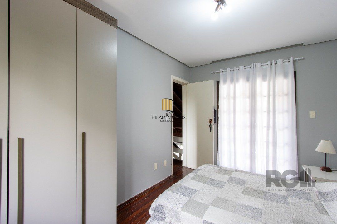 Casa 3 dormitórios no bairro Camaquã