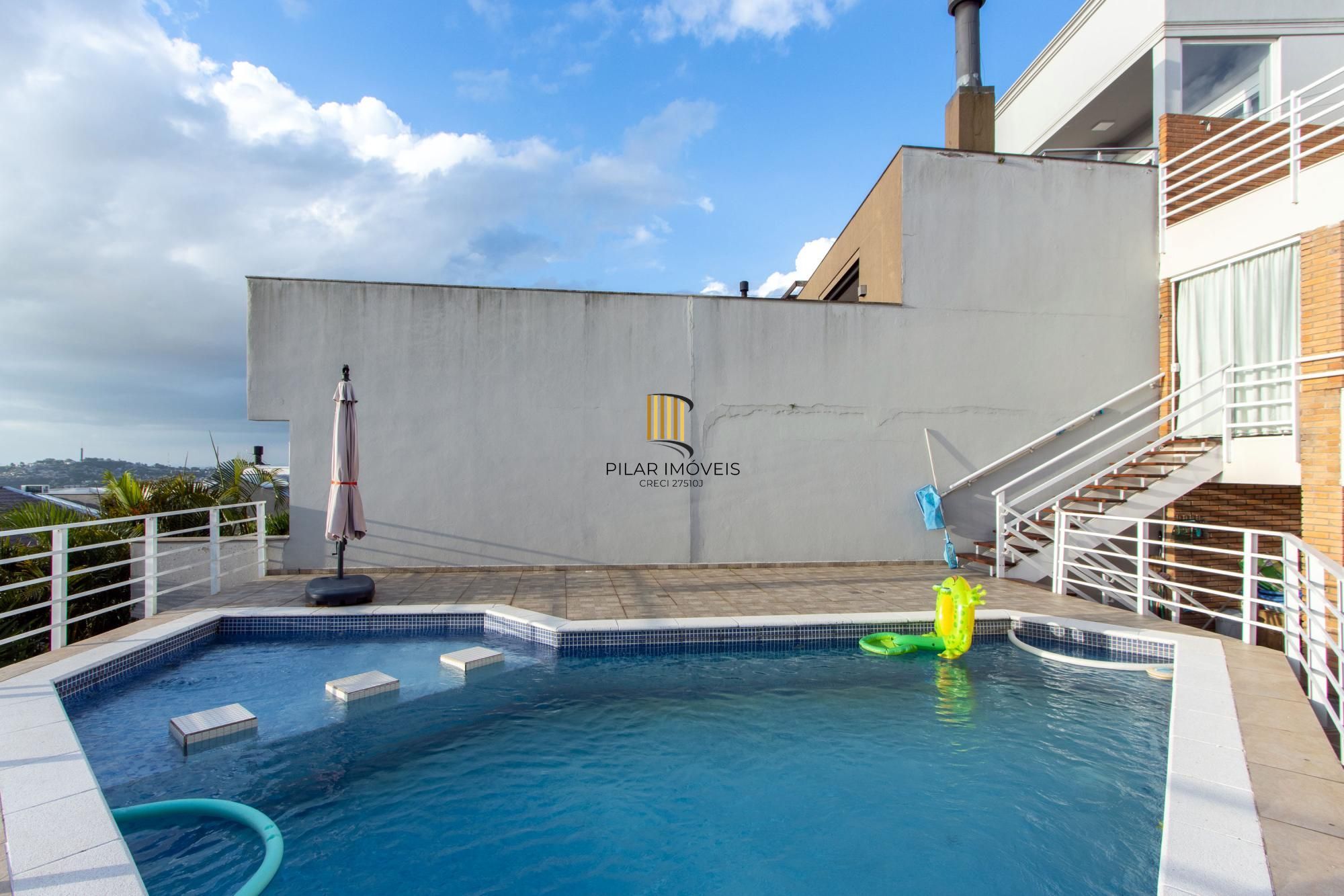 Casa 4 dormitórios com elevador