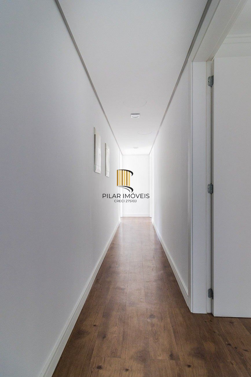 Apartamento 3 dormitórios, sendo 3 suítes e 2 vagas no Petropolis