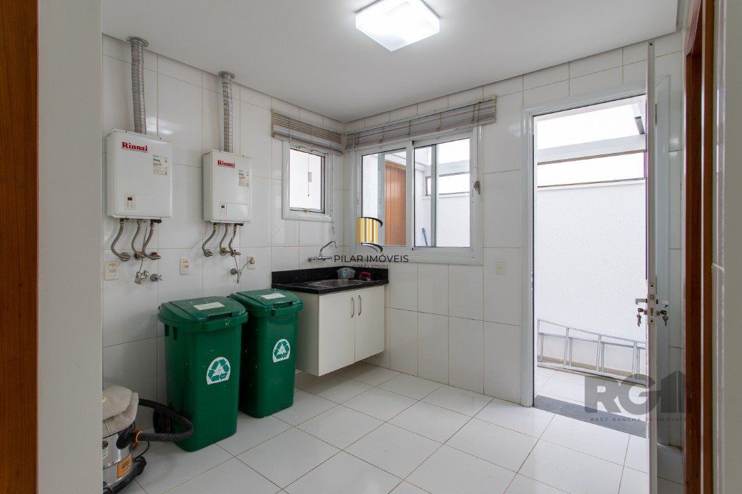 Casa  no condomínio Terra Ville , com aproximadamente 450m quadrados.