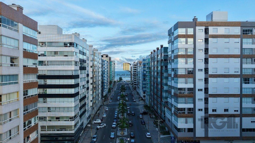  DE FRENTE PARA AVENIDA UBIRAJARA MOBILIADO, DECORADO E COM VISTA PARA O MAR 
