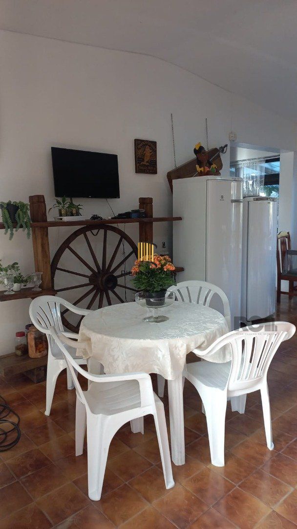 Casa 3 dormitórios no bairro Atlântida