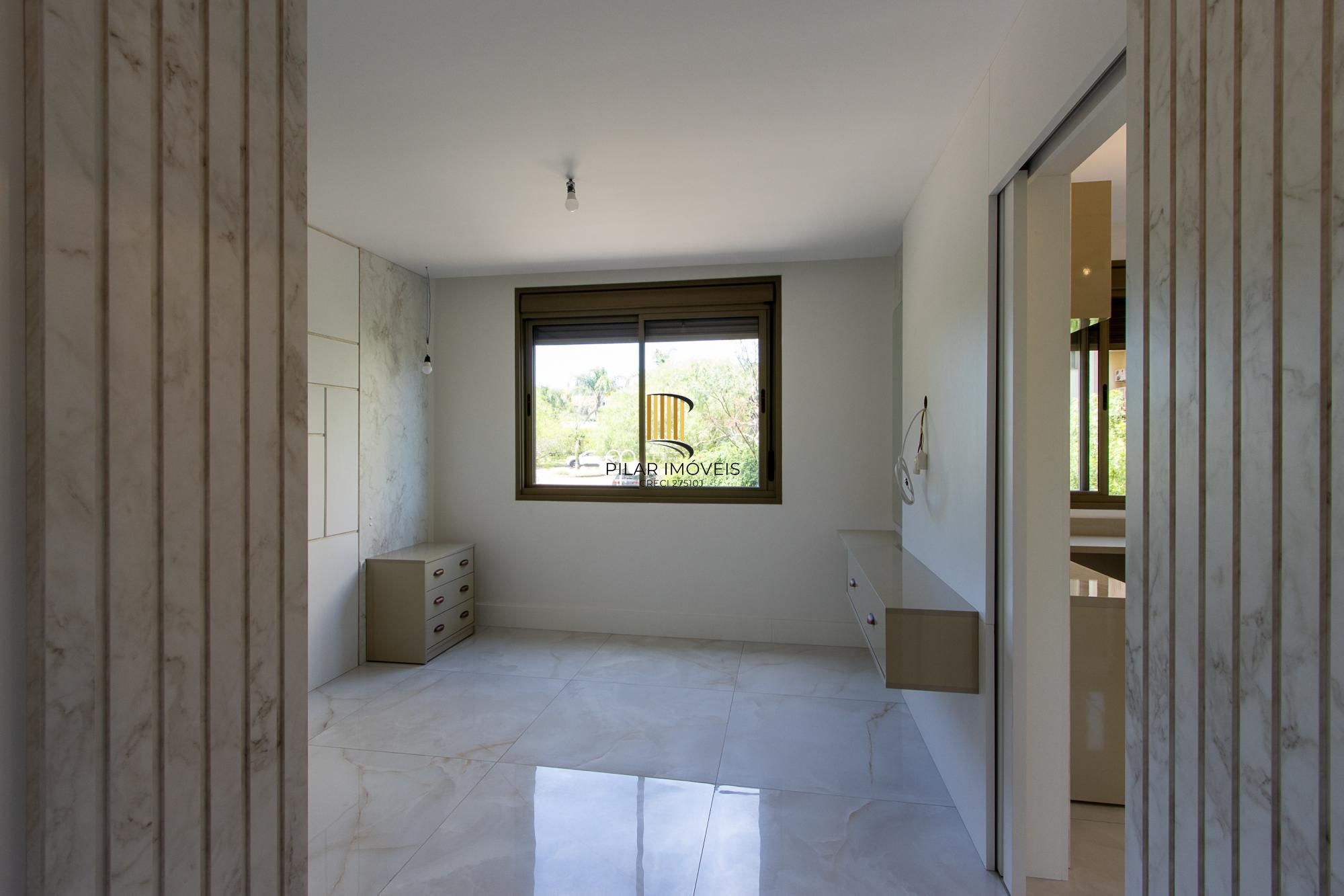 Apartamento totalmente reformado e impecável para locação - 3 quartos sendo uma suíte - Bairro Cavalhada