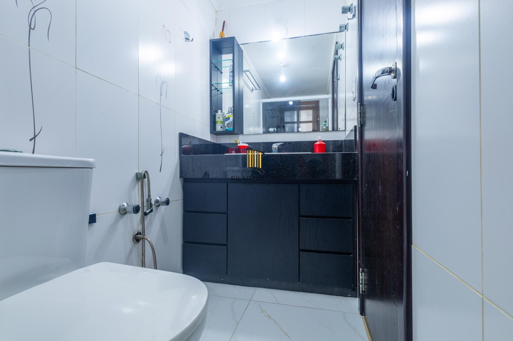Casa em condomínio bairro Tristeza, com 185m² privativos.
