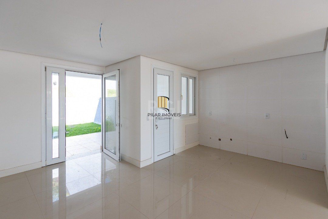 Casa para Venda - 168m², 3 dormitórios, sendo 1 suites, 2 vagas - Imperial Park