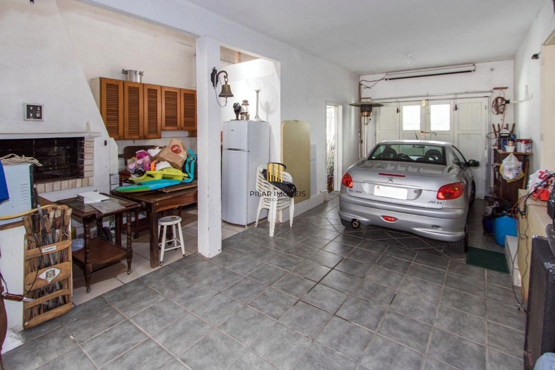 Casa para Venda - 281m², 3 dormitórios, sendo 1 suites, 3 vagas - Jardim Isabel