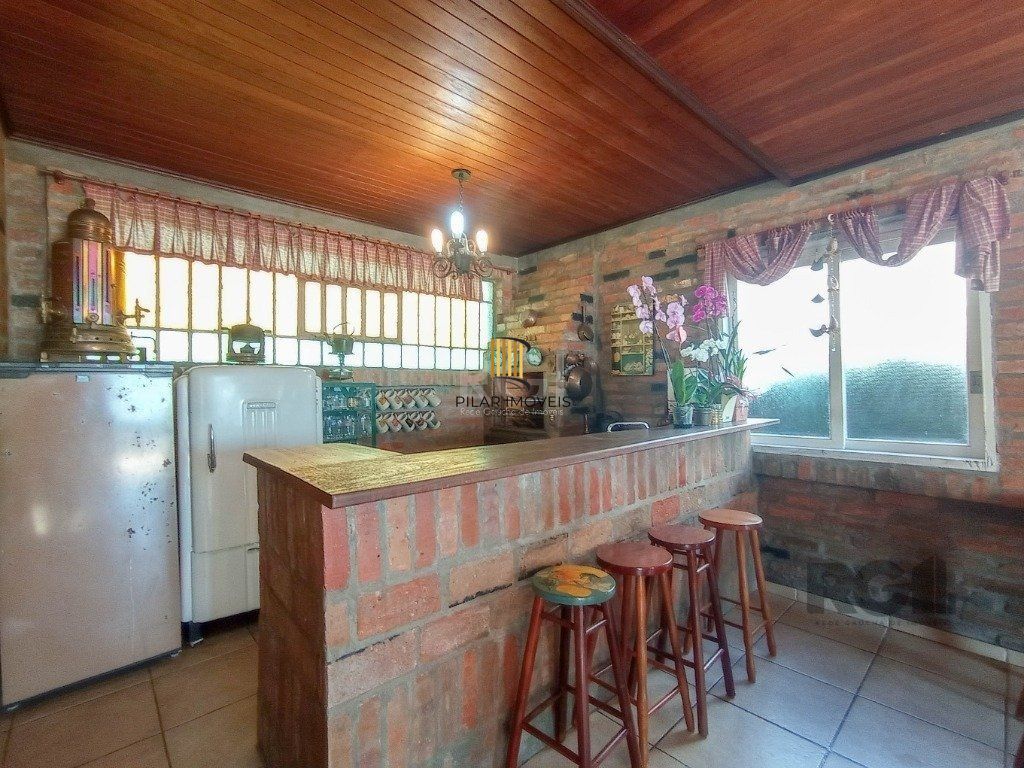 Casa para venda com 4 dormitórios no bairro Cristal