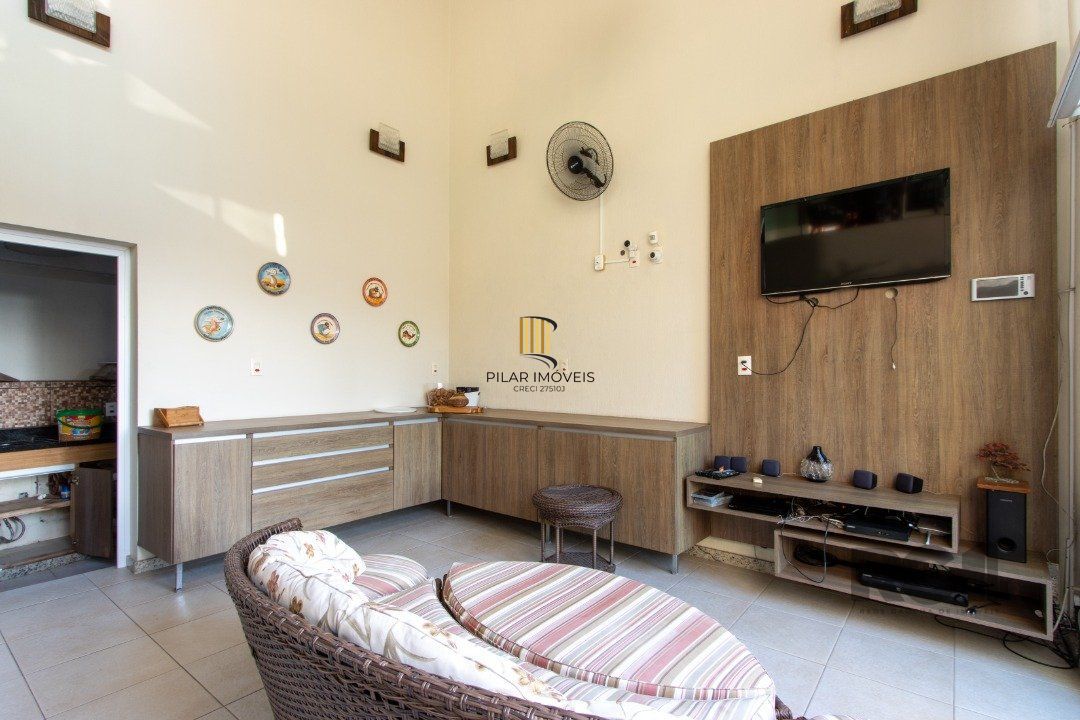 Casa com 5 suites com area privativa 714,00
