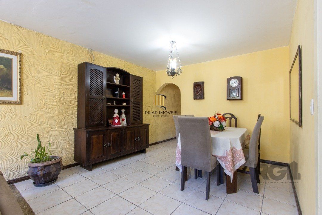 Sobrado para Venda - 170m², 3 dormitórios, sendo 1 suites, 2 vagas - Serraria