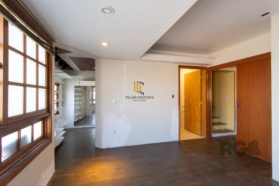 Casa 5 dormitórios no bairro Nonoai