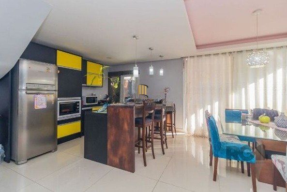 Possui 3 dormitórios sendo 1 ampla suíte com closet e sacada, living em conceito aberto,  cozinha integrada