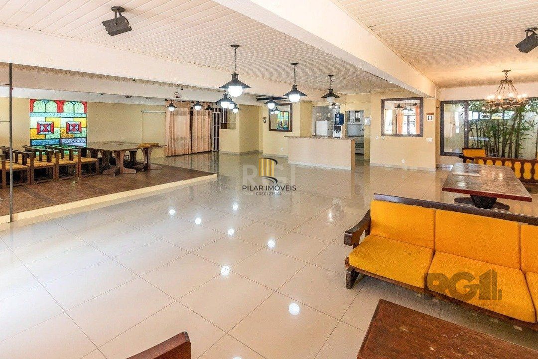 Apartamento de 02 dormitórios com móveis e roupeiros planejados