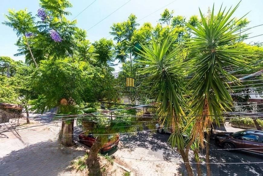 Casa 3 dormitórios no bairro Azenha