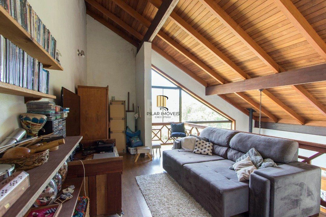 Casa para Venda - 250m², 3 dormitórios, sendo 2 suites, 3 vagas - Ponta Grossa