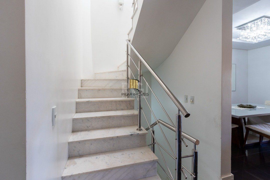 Casa Condominio para Venda - 245.29m², 3 dormitórios, sendo 1 suites, 2 vagas - Pedra Redonda